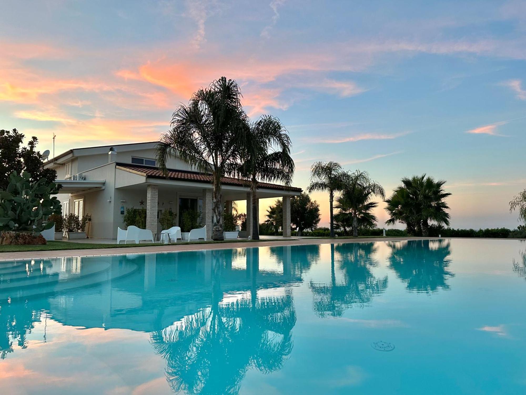 Villa Maria - Apartments In Villa With Pool 滨海波利尼亚诺 外观 照片